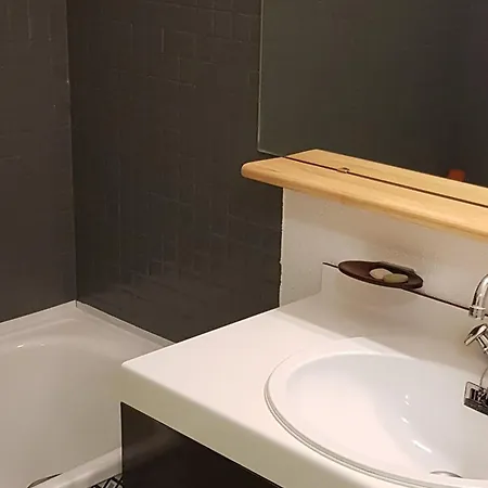 アパート Spacieux 4 Personnes Avec Terrasse Au Pied Des Pistes - Fr-1-804-8